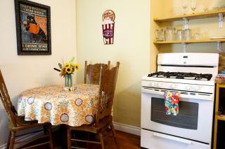 Pet Friendly Fantastic Cottage with Hot-tub in Rainbow, California - Fallbrook - 1