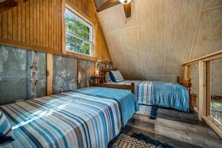 Gorgeous Tiny Tree House with Fire Pit Great for Small Families in Alabama - Congo - 3