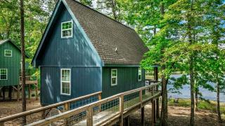 Gorgeous Tiny Tree House with Fire Pit Great for Small Families in Alabama - Congo - 1