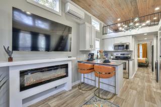 Stunning Mountain Tiny House Beautifully Design Ideal for Nature Lovers in Tennessee - Monteagle - 2