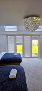 Spacious Luxurious Serviced Accommodation 7 - Preston - 1
