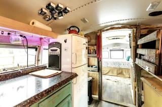 Cozy Caravan on Adventure Farm, Perfect for Family Glamping Escapes in Kentucky - - 2