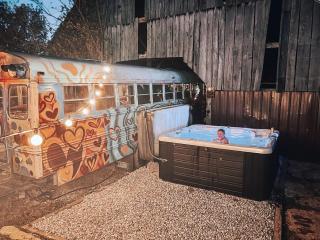 Cozy Hot Tub “Love Bus” near Augusta, Kentucky - Brooksville - 1