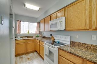 Near Beach and Casinos Biloxi Condo with Pool Access - Biloxi - 8