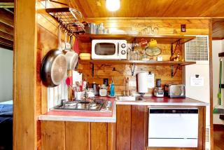 Cozy Cabin in Cadillac, Michigan, near Mitchell State Park - Perfect for a Glamping Getaway with Your Family - Cadillac - 4