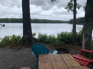Pet-Friendly Glamping Vacations at this Waterfront Safari Tent in Naples, Maine - Naples - 4