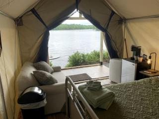 Pet-Friendly Glamping Vacations at this Waterfront Safari Tent in Naples, Maine - Naples - 3