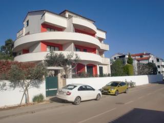 Modernes Ferienappartement mit drei Balkonen mit Meerblick, in der Nähe des Strandes und des Zentrums, mit einem gemeinschaftlichen Partyraum - Ližnjan - 2