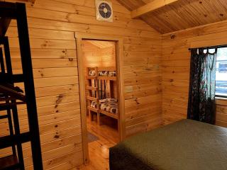 Lake Glamping Cabin in Naples, Maine near Sebago Lake - Naples - 3
