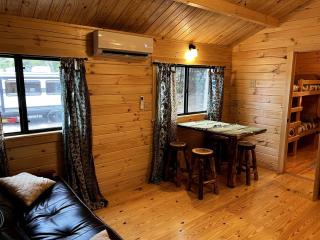 Lake Glamping Cabin in Naples, Maine near Sebago Lake - Naples - 2