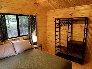 Lake Glamping Cabin in Naples, Maine near Sebago Lake - Naples - 1