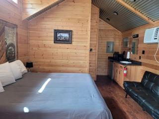 Pipe Creek Cabin Rental for Glamping Getaways near Austin, Texas - Pipe Creek - 6
