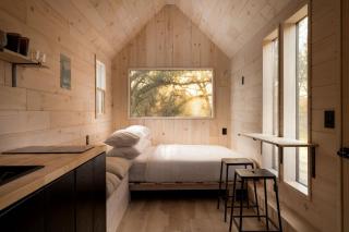 Secluded, Dog Friendly Tiny House on the Hudson River, near Saratoga Springs - Corinth - 4