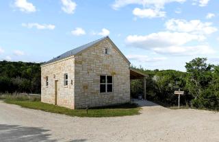 Private Romantic Cottage for an Unforgettable Couples Retreat to Texas Hill Country near Dripping Springs, Texas - Hammetts Crossing - 3