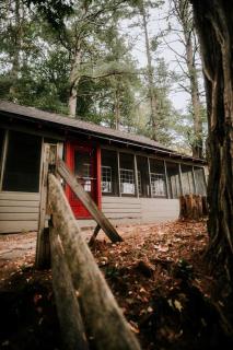 Rustic, Pet Friendly Cabin on the Hudson River, Perfect for a Glamping Weekend in the Adirondacks - Corinth - 2