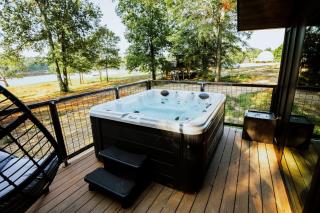 Luxurious Modern Cabin with Hot Tub and Deck in Cedar Bluff, Alabama - Gaylesville - 7