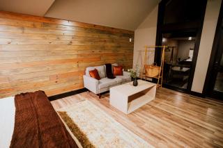 Luxurious Modern Cabin with Hot Tub and Deck in Cedar Bluff, Alabama - Gaylesville - 6