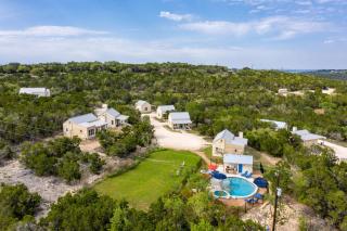 Entire Property Rental for Large Groups Sleeping 40+ Guests with Pool and Fire Pit in Texas Hill Country near Austin, Texas - Hammetts Crossing - 9