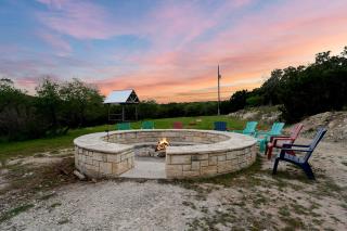 Entire Property Rental for Large Groups Sleeping 40+ Guests with Pool and Fire Pit in Texas Hill Country near Austin, Texas - Hammetts Crossing - 8