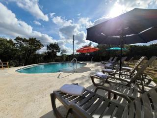 Entire Property Rental for Large Groups Sleeping 40+ Guests with Pool and Fire Pit in Texas Hill Country near Austin, Texas - Hammetts Crossing - 7