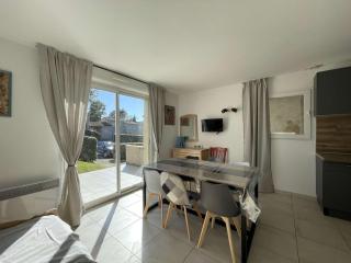 Maison Duplex avec Terrasse, 2 Chambres, Piscines et Parking - FR-1-382-19 - Salavas - 0