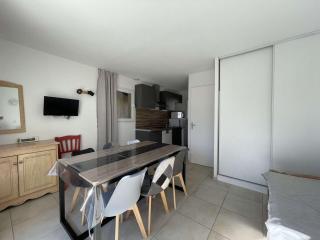 Maison Duplex avec Terrasse, 2 Chambres, Piscines et Parking - FR-1-382-19 - Salavas - 6
