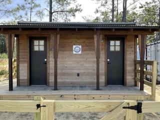 Go Glamping in North Carolina at this Wonderful Riverside Covered Wagon in Lillington - Lillington - 2