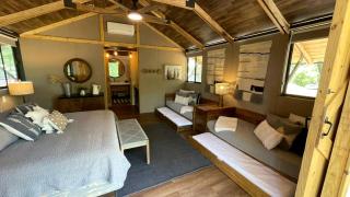 Cozy Texan Cabin, Perfect for a Weekend Getaway - Bastrop - 3