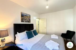 Ground Floor 1 Bedroom Apartment close to Woking train station - 3