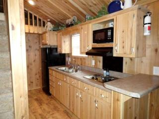 Warm Family Cabin for an Exciting Vacation in Northeastern Wyoming - Sundance - 3