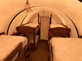 Perfect Glamping Vacations in this Rustic Conestoga Covered Wagon Rental in Oklahoma - Moore - 8