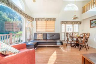 Elegant Cottage Rental on Banks of Trinity River, California - Big Bar - 3