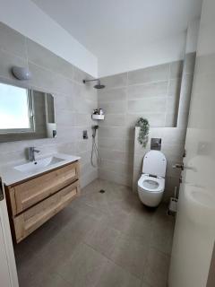 Sea Breeze Netanya Retreat with Mamad by Sea N' Rent - Netanya - 2