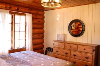 Historic Log Cabin for South Dakota Glamping Getaways - 4