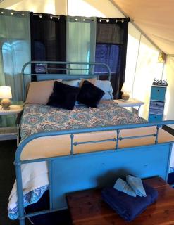 Waterfront Safari Tent for Memorable Nature Escapes in Naples, Maine - Naples - 3