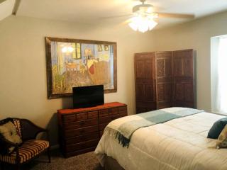 Beautiful and Luxurious Guest Suite Rental Ideal for Weekend Getaways from Kansas City - Excelsior Springs - 2