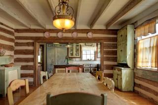 1800's Antique Log Cabin with Modern Amenities near Fredericksburg and Kerrville, Texas - Ingram - 6