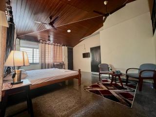 Hotel Eesha Residency - 4
