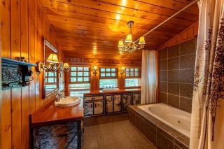 Stunning Lodge Rental for Family or Group Glamping on Big Lake, Minnesota - Ely - 3