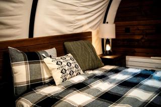 Luxury Conestoga Wagon, Perfect for a Weekend Glamping Escape from Dayton, Ohio - - 7