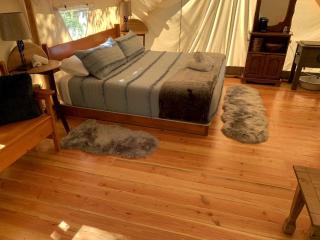 Luxury Glamping Tent for Oregon Getaway - Idleyld Park - 3
