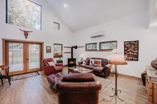 Mt Baker Rim Cabin 50 with WIFI, Hot Tub and Air Conditioning - Deming - 7