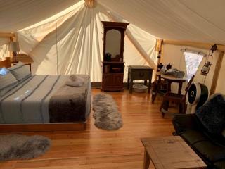 Gorgeous Glamping Tent with a Fire Pit near Umpqua National Forest, Oregon - Idleyld Park - 4