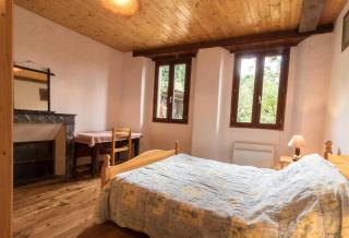 Pres de l'eglise - 6