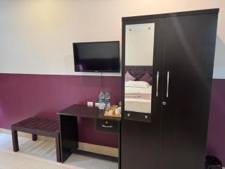 Hotel Abhinav Boarding And Lodging - 1