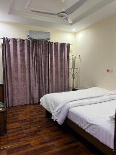 Haven Lodge, 3BR Entire Home with Lounge & Kitchen - 2