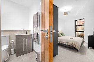 Stylish New 2-Bed Apartment in JQ - Birmingham - 1