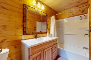 Camp Ridgewood Cottage - Bolton Landing - 2