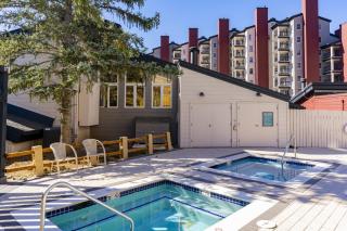 Torian Plum Plaza 204 - 3