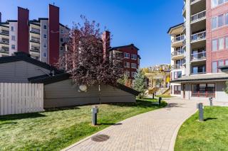 Torian Plum Plaza 204 - 2